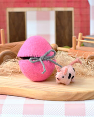 Felt Surprise Egg with Spotted Piglet Inside, Dragonfly Toys